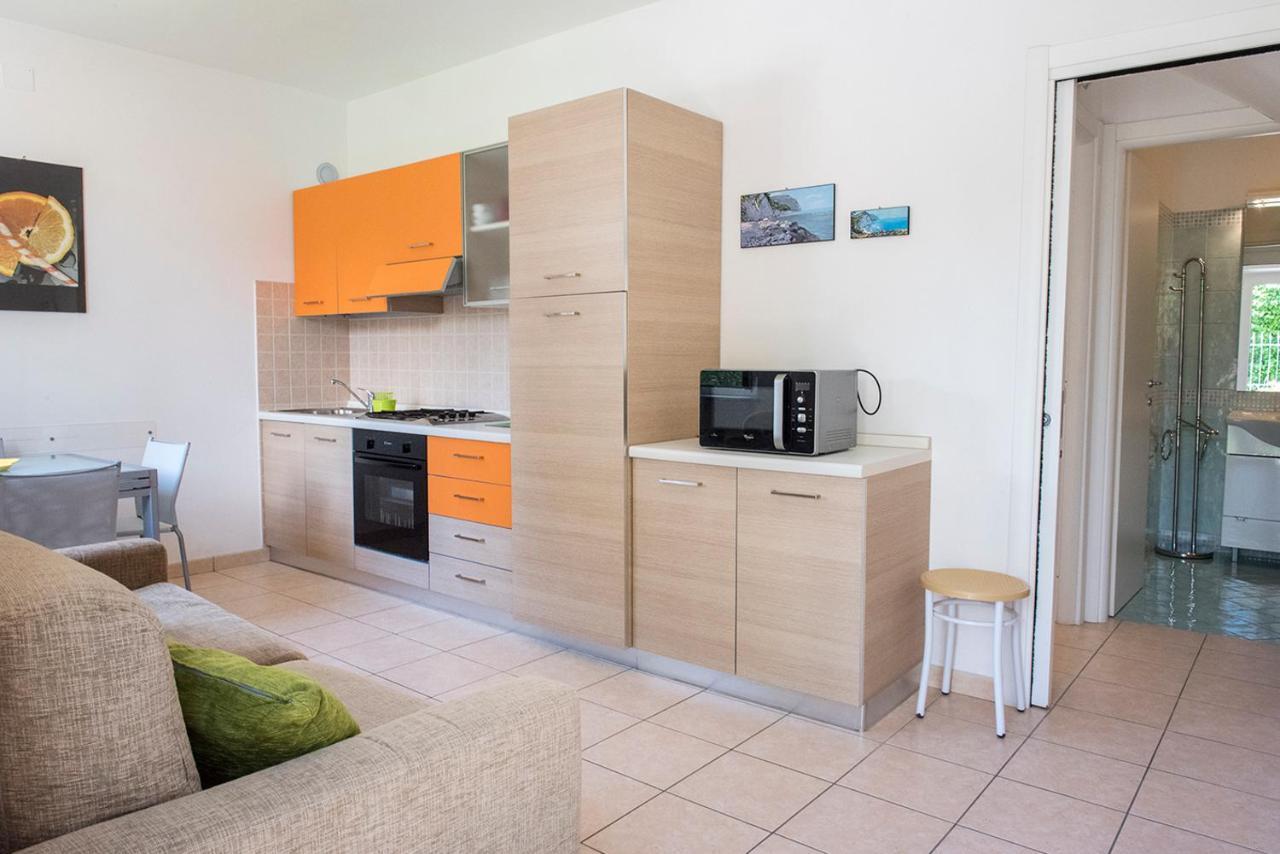 N011 - Numana, Nuovo Bilocale Con Giardino Apartment Sirolo Ngoại thất bức ảnh