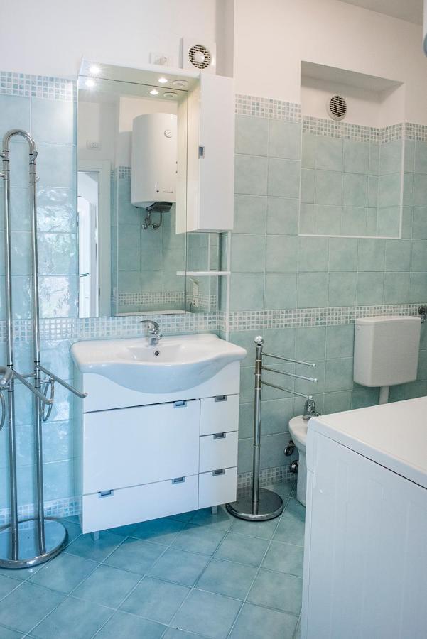 N011 - Numana, Nuovo Bilocale Con Giardino Apartment Sirolo Ngoại thất bức ảnh